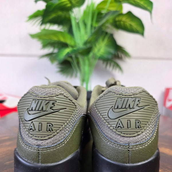 Nike Air Max 90 Medium Olive maat 42,5