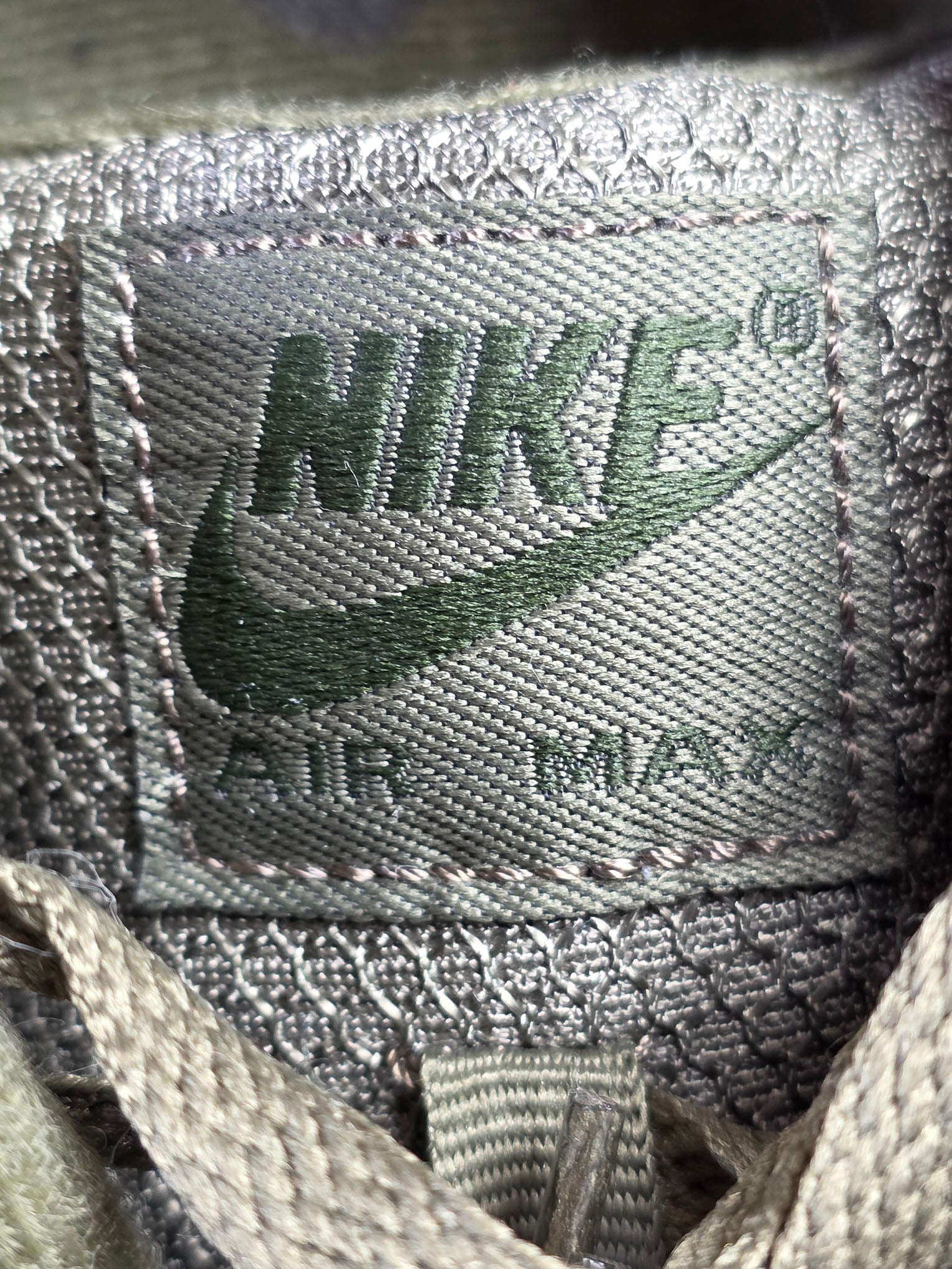 Nike Air Max 90 Medium Olive maat 42,5