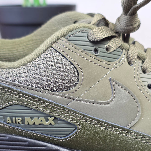 Nike Air Max 90 Medium Olive maat 42,5