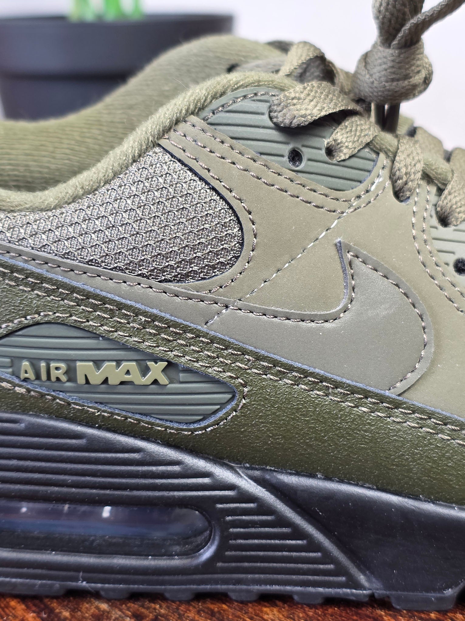 Nike Air Max 90 Medium Olive maat 42,5