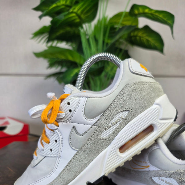Nike Air Max 90 First Use "Light Bone" maat 37,5