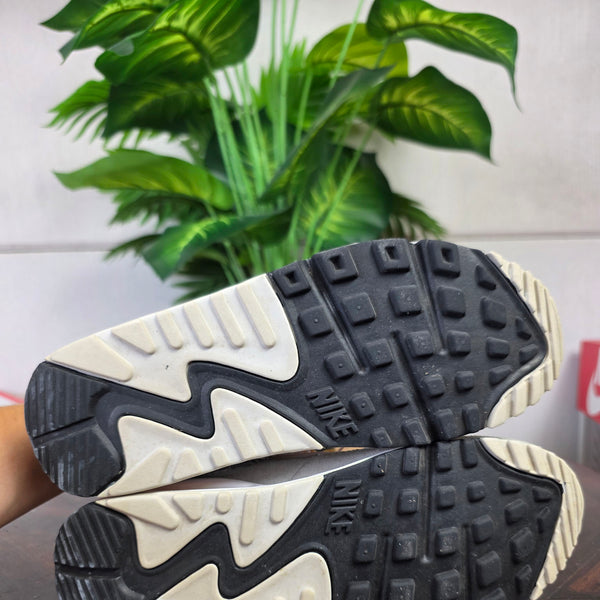 Nike Air Max 90 First Use "Light Bone" maat 37,5