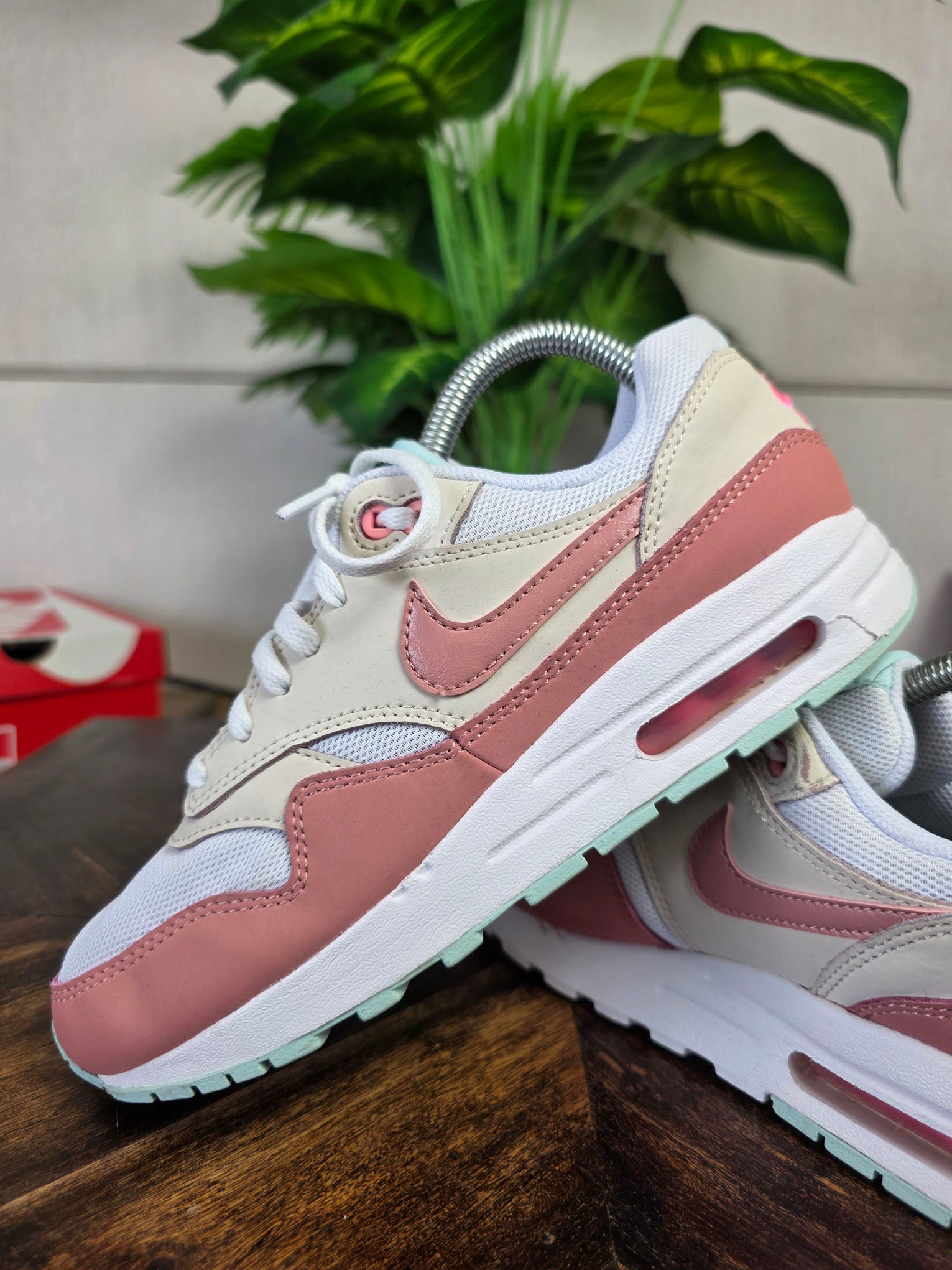 Nike Air Max 1 GS Red Stardust Guava Ice maat 38,5