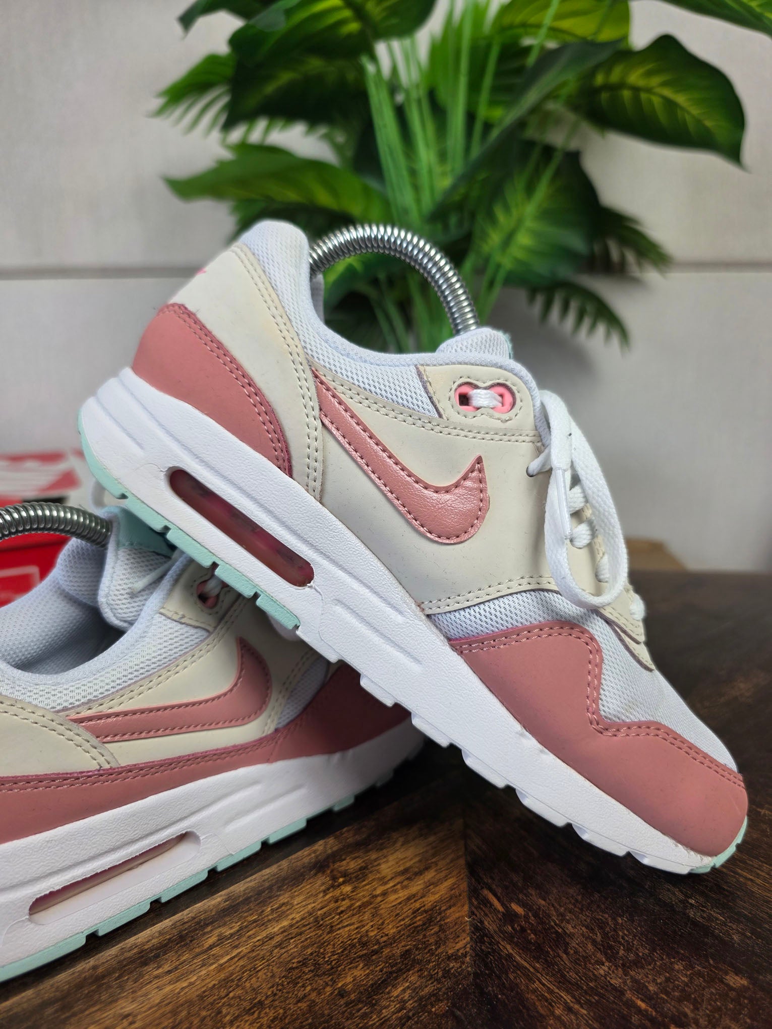 Nike Air Max 1 GS Red Stardust Guava Ice maat 38,5