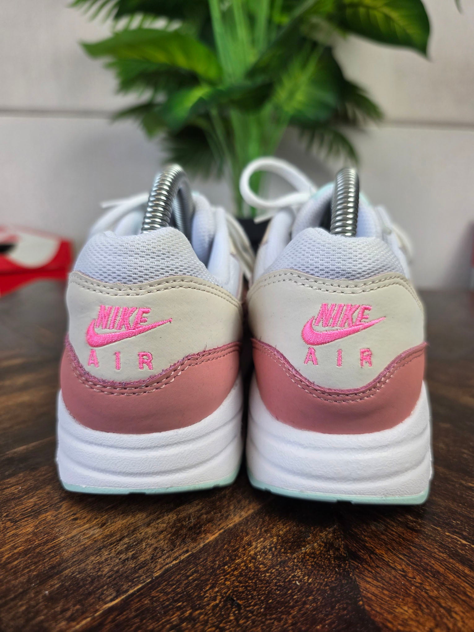 Nike Air Max 1 GS Red Stardust Guava Ice maat 38,5