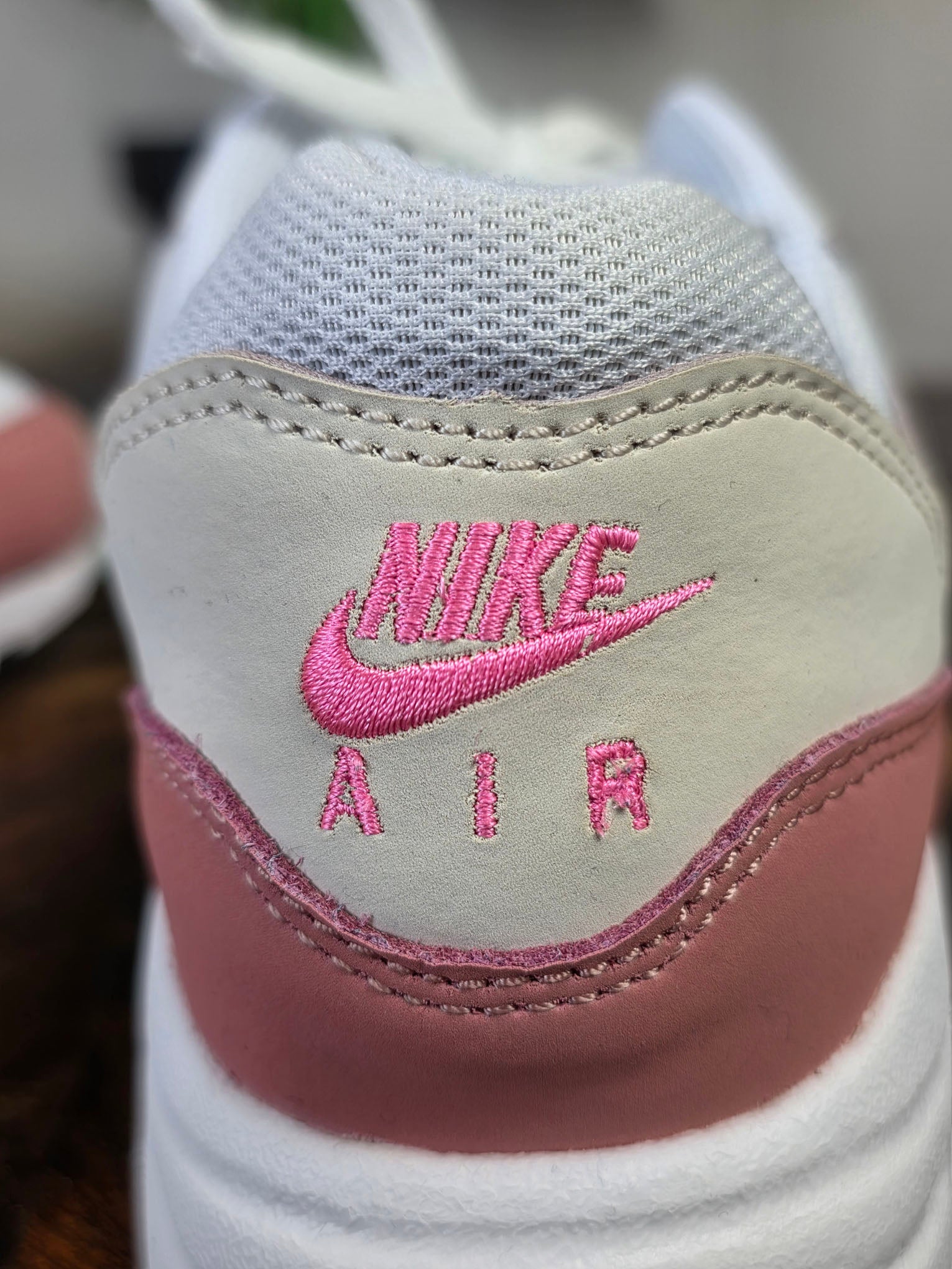 Nike Air Max 1 GS Red Stardust Guava Ice maat 38,5