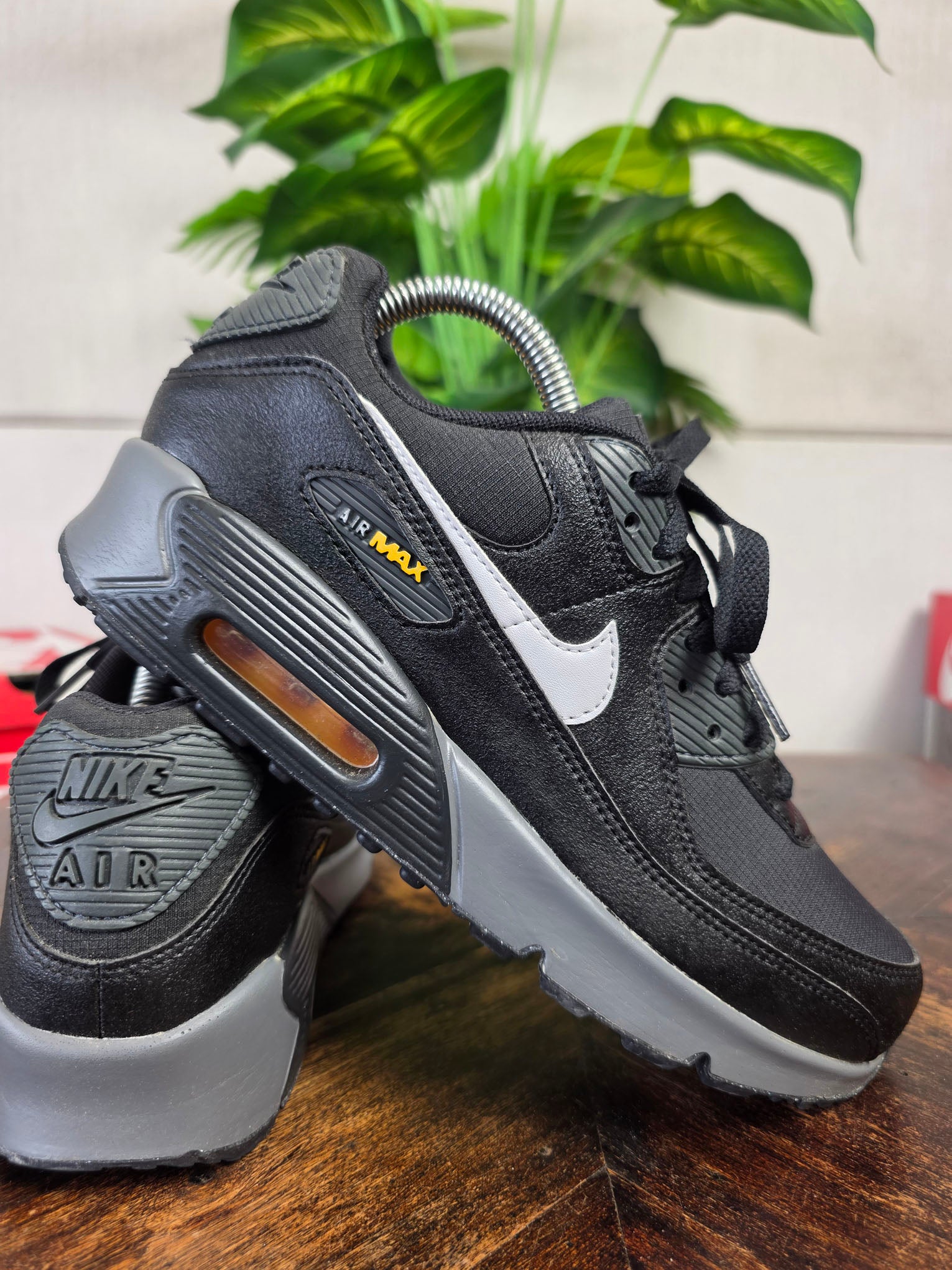 Nike Air Max 90 GS University Gold Black maat 40