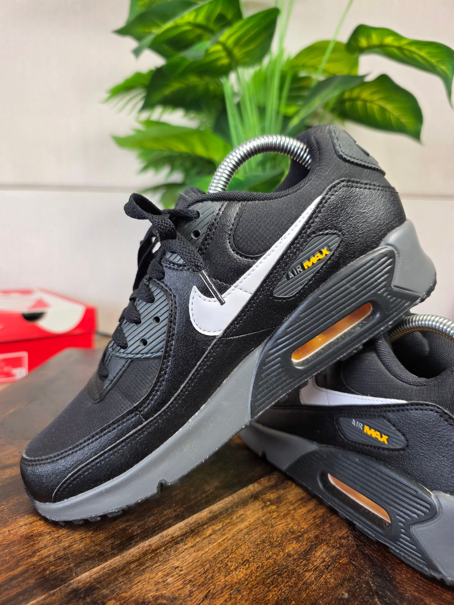 Nike Air Max 90 GS University Gold Black maat 40