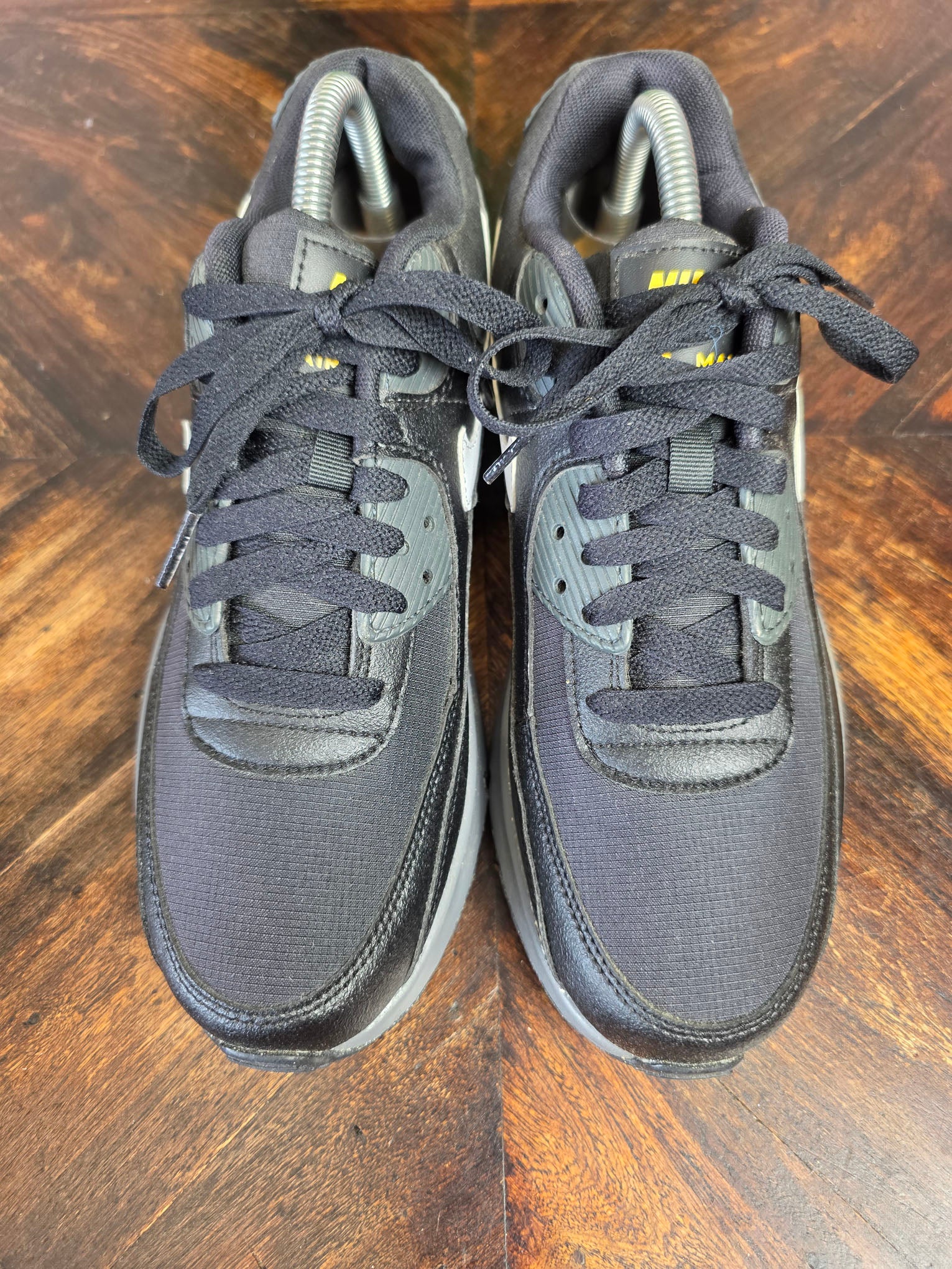 Nike Air Max 90 GS University Gold Black maat 40