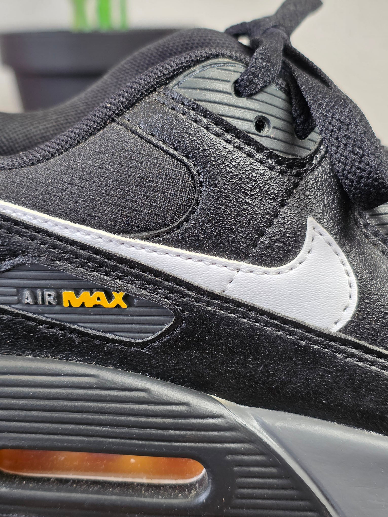 Nike Air Max 90 GS University Gold Black maat 40