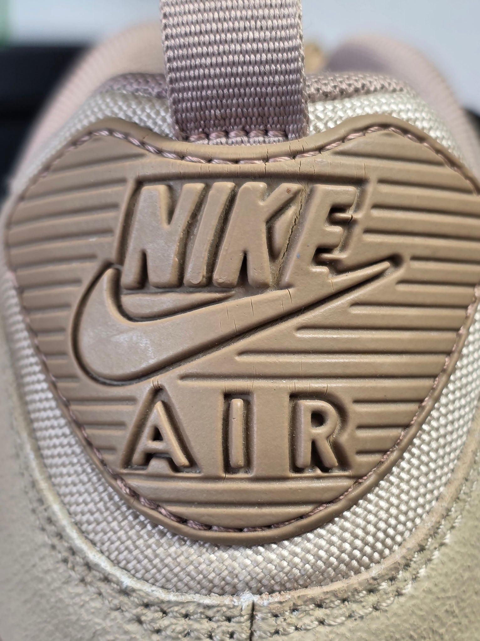 Nike Air Max 90 Surplus "Desert Camo" maat 42,5