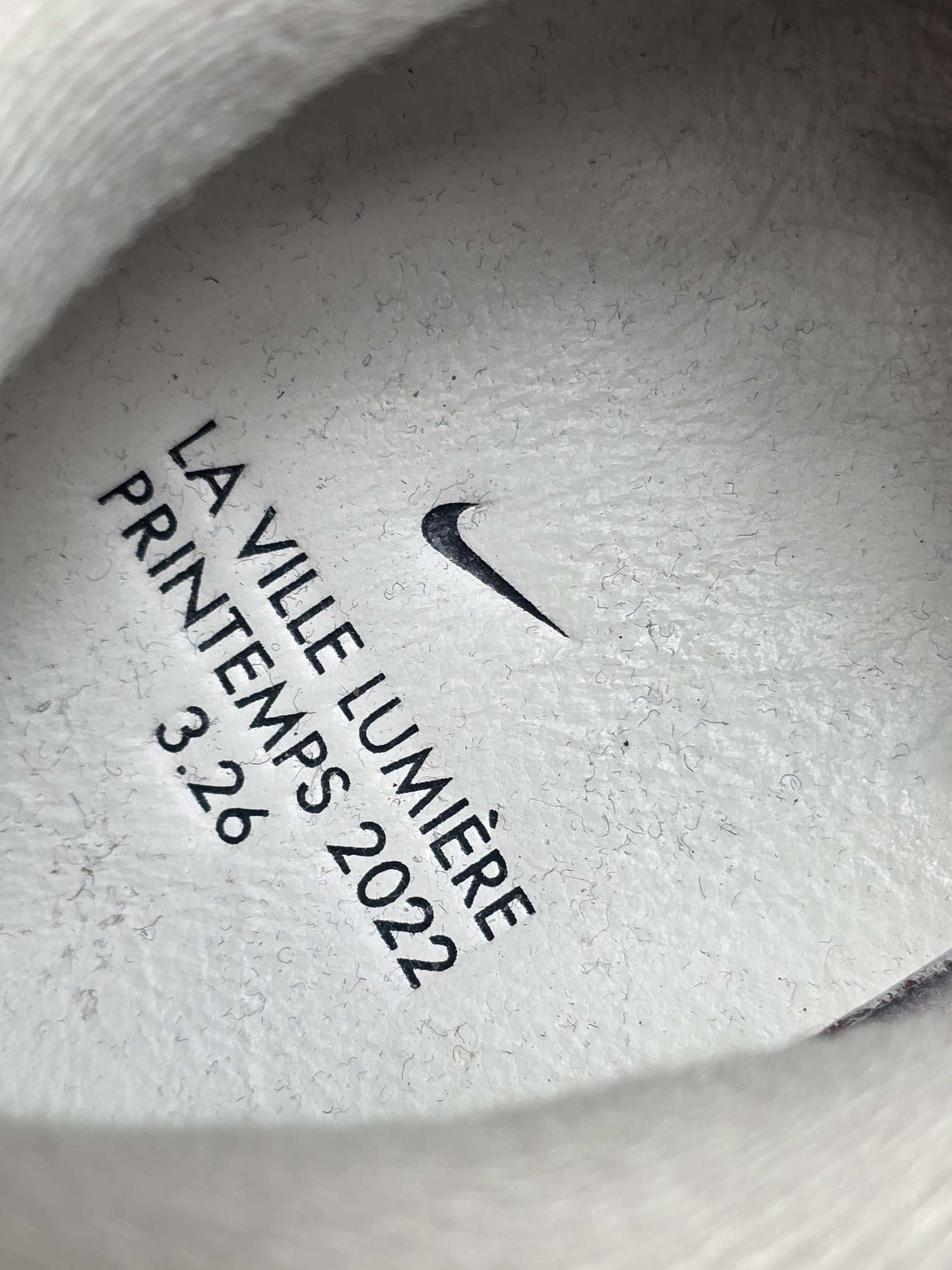 Nike Air Max 1 La Ville Lumière maat 40,5