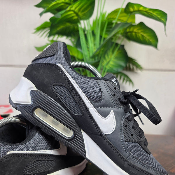 Nike Air Max 90 Essential Black White maat 42,5