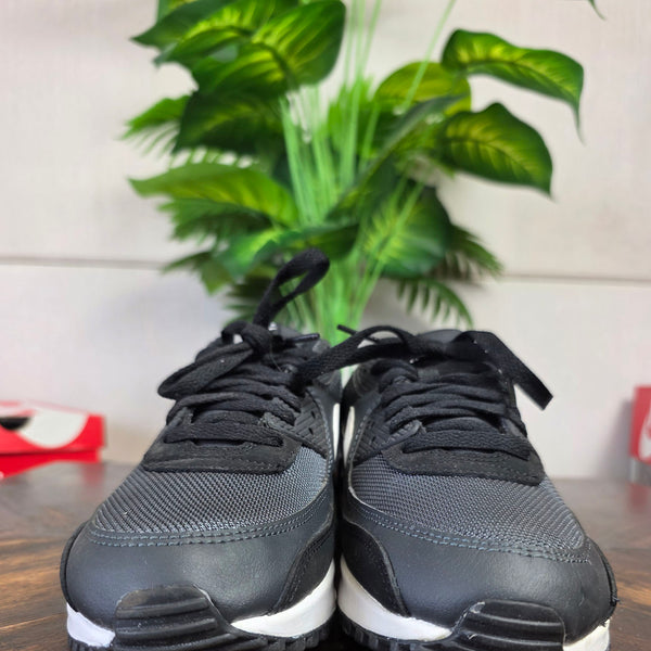 Nike Air Max 90 Essential Black White maat 42,5