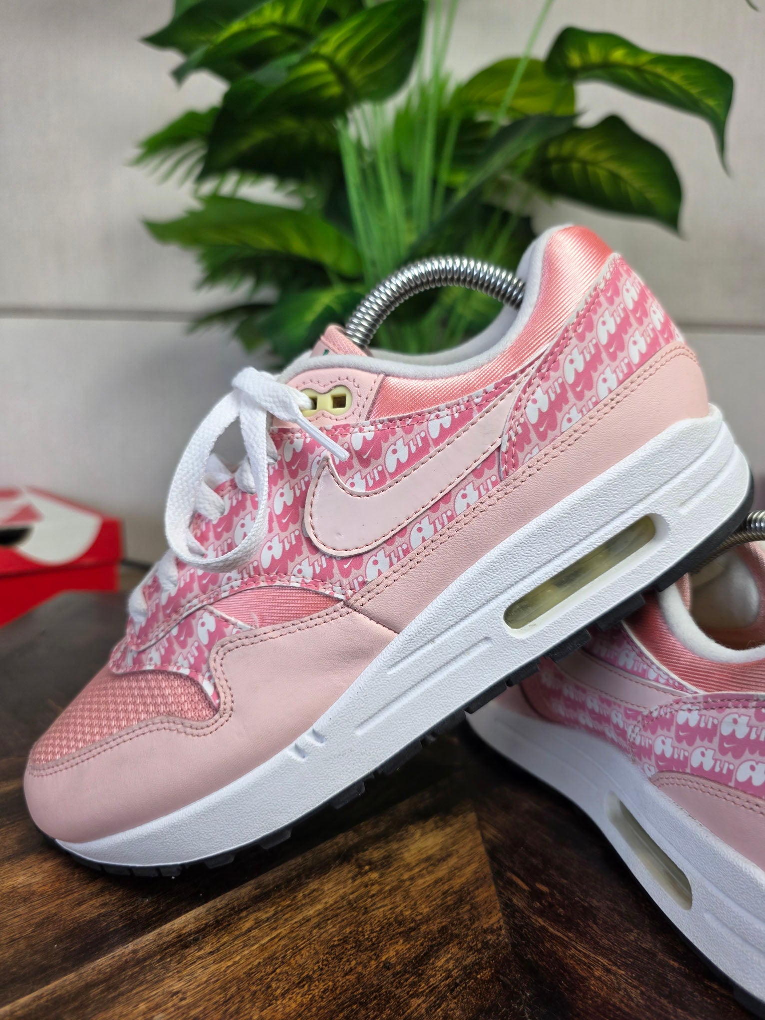 Nike Air Max 1 Strawberry Lemonade maat 40,5