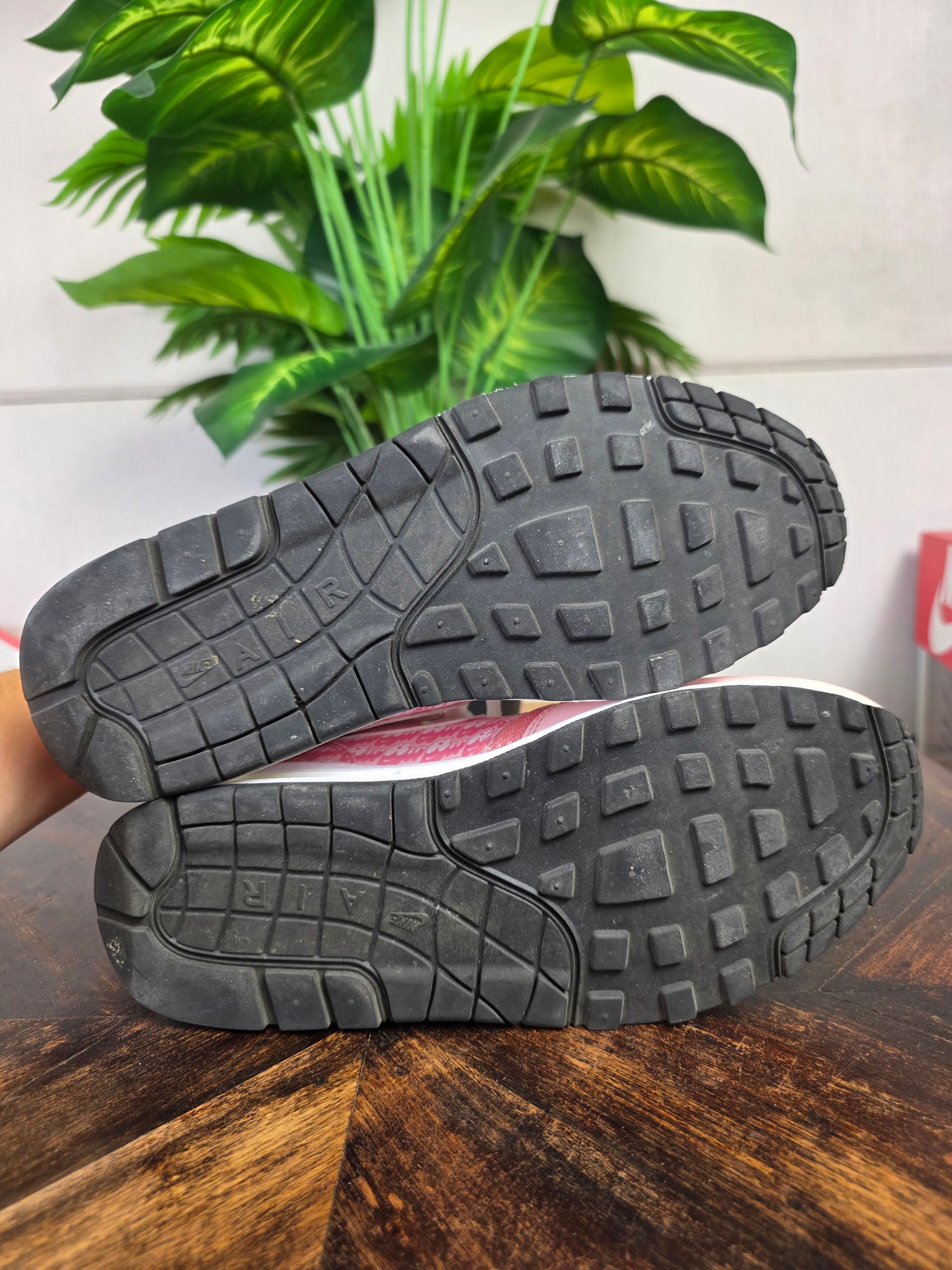 Nike Air Max 1 Strawberry Lemonade maat 40,5