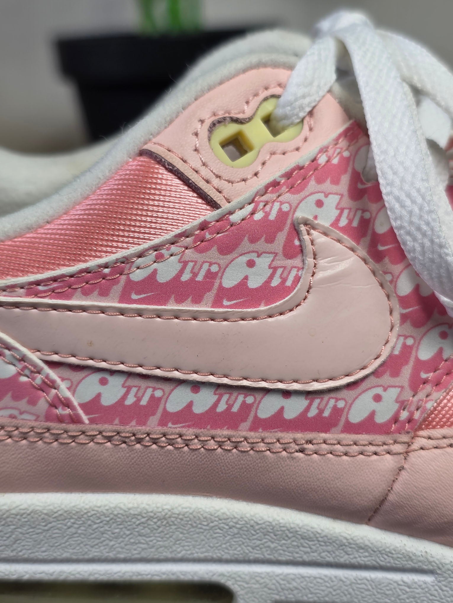 Nike Air Max 1 Strawberry Lemonade maat 40,5
