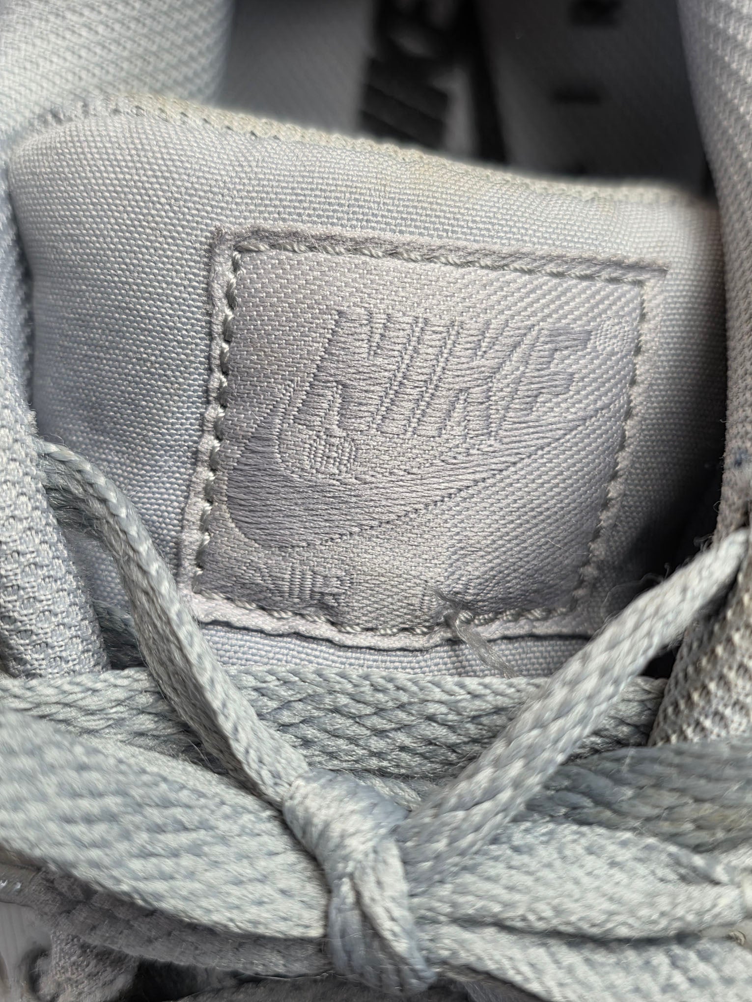 Nike Air Max 90 Wolf Grey maat 42