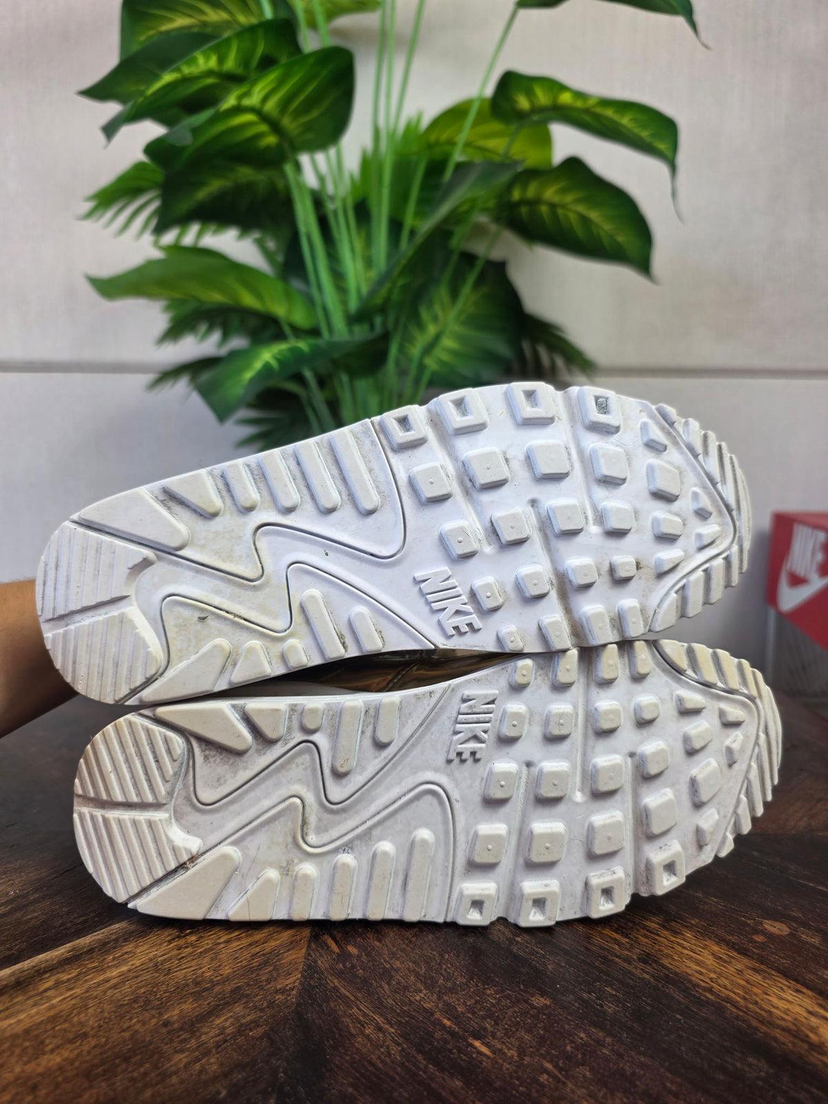 Nike Air Max 90 Metallic Gold maat 38