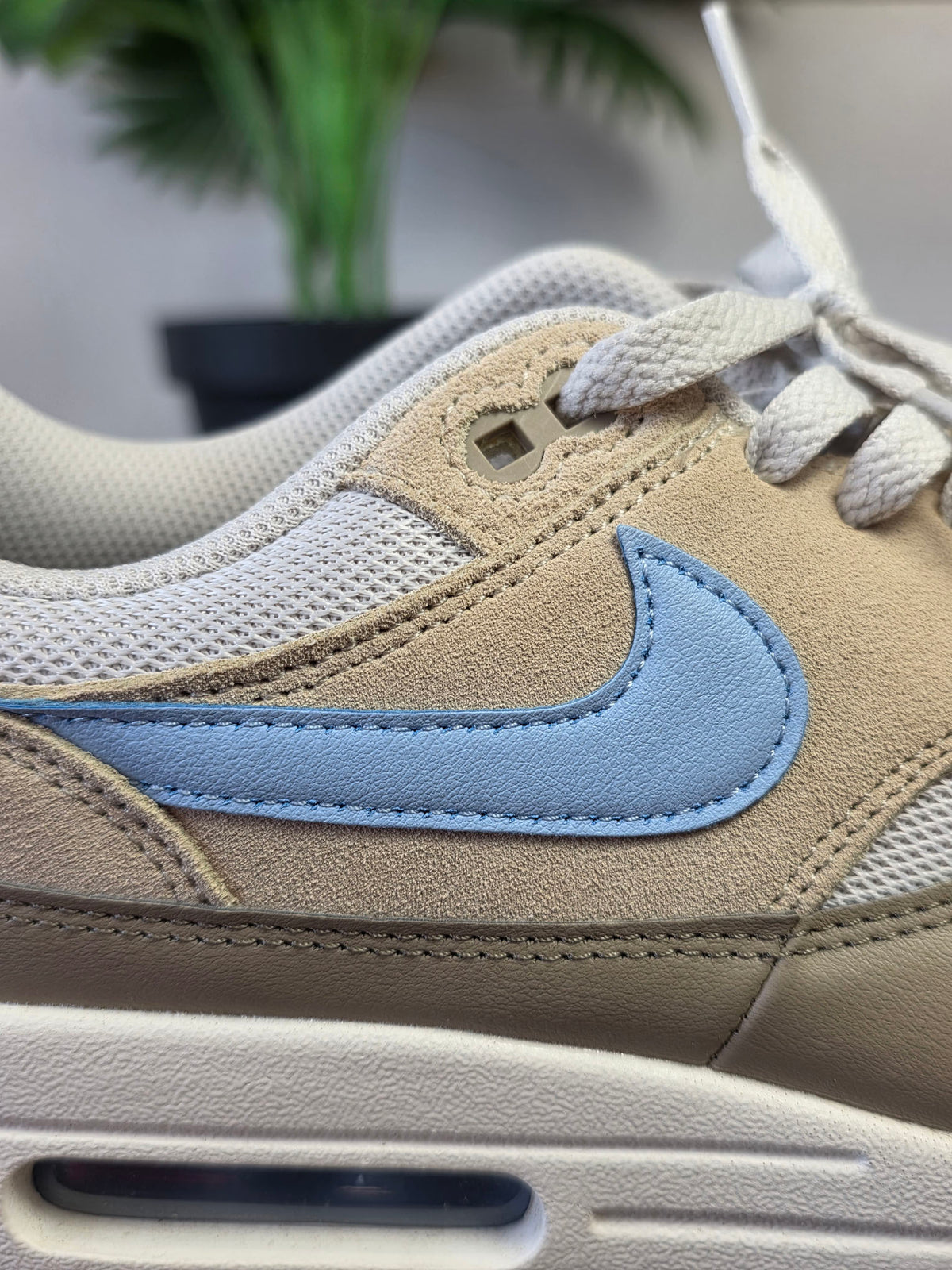 Nike Air Max 1 Essential Light Bone Psychic Blue maat 43