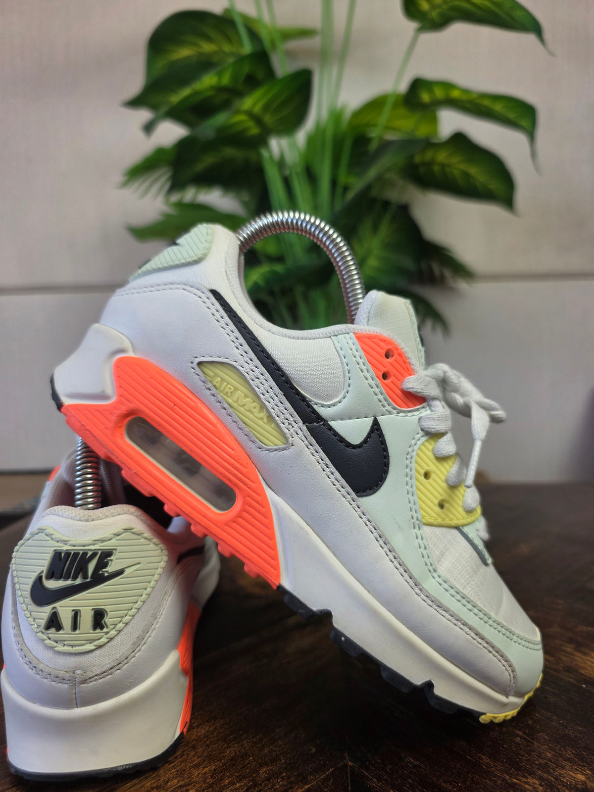 Nike Air Max 90 White Barely Green Bright Mango maat 36,5