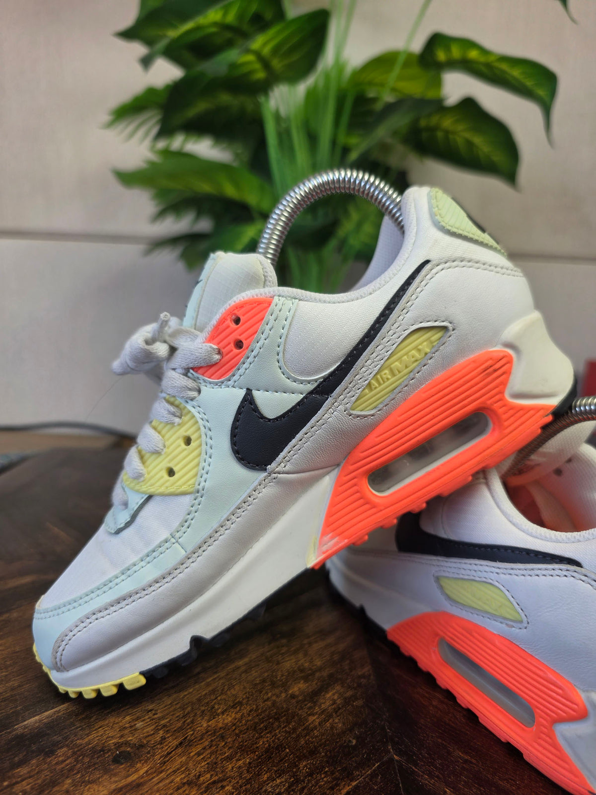 Nike Air Max 90 White Barely Green Bright Mango maat 36,5