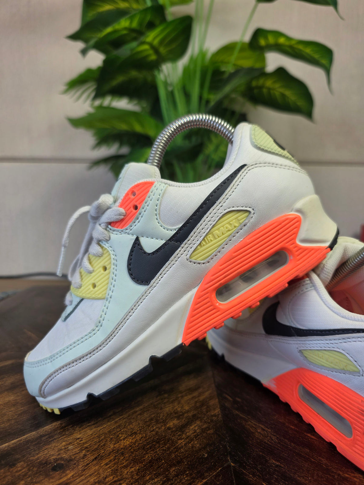 Nike Air Max 90 White Barely Green Bright Mango maat 36,5