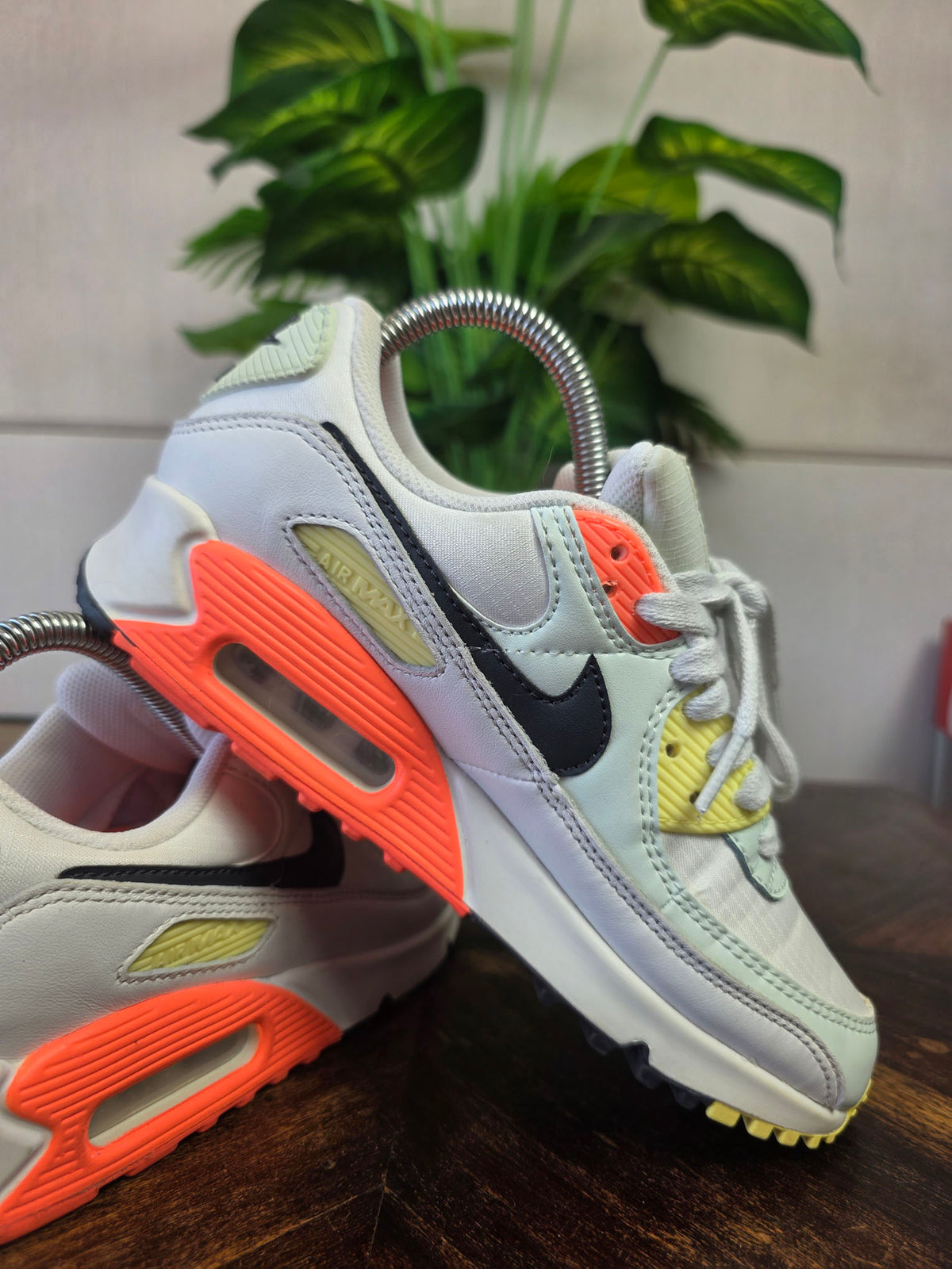 Nike Air Max 90 White Barely Green Bright Mango maat 36,5