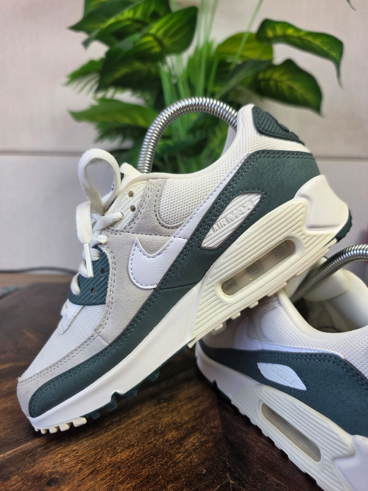 Nike Air Max 90 Wmns "Vintage Green" maat 37,5