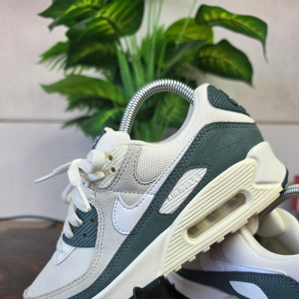 Nike Air Max 90 Wmns "Vintage Green" maat 37,5