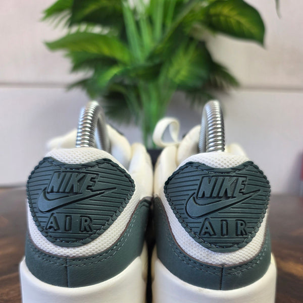 Nike Air Max 90 Wmns "Vintage Green" maat 37,5