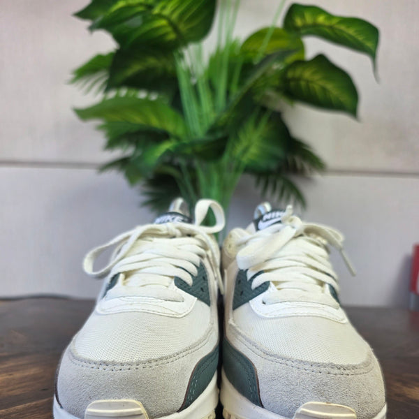 Nike Air Max 90 Wmns "Vintage Green" maat 37,5