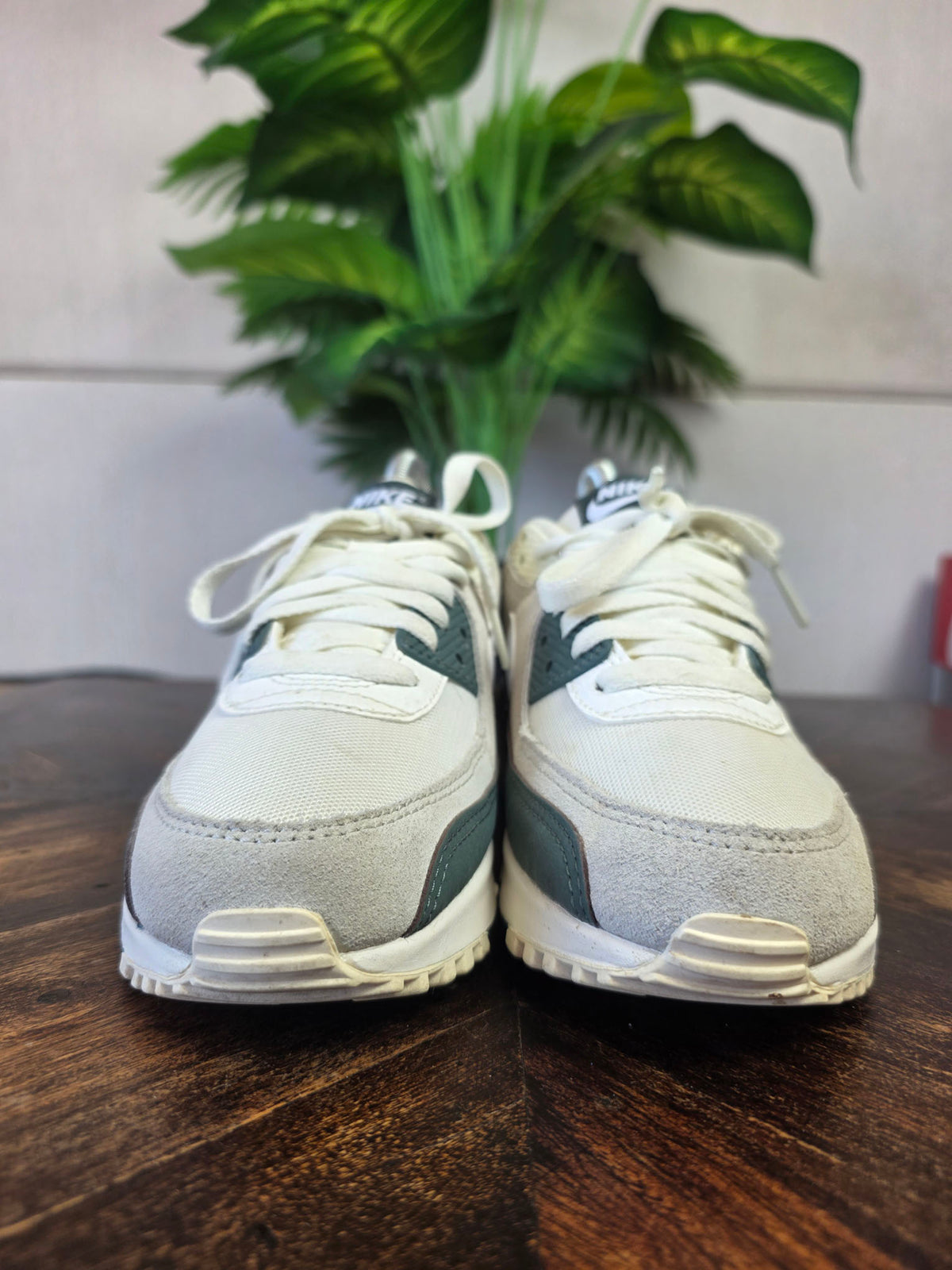 Nike Air Max 90 Wmns "Vintage Green" maat 37,5