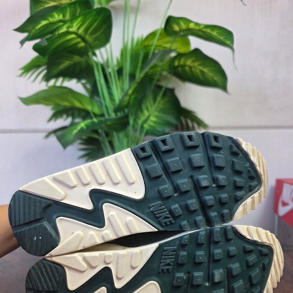 Nike Air Max 90 Wmns "Vintage Green" maat 37,5