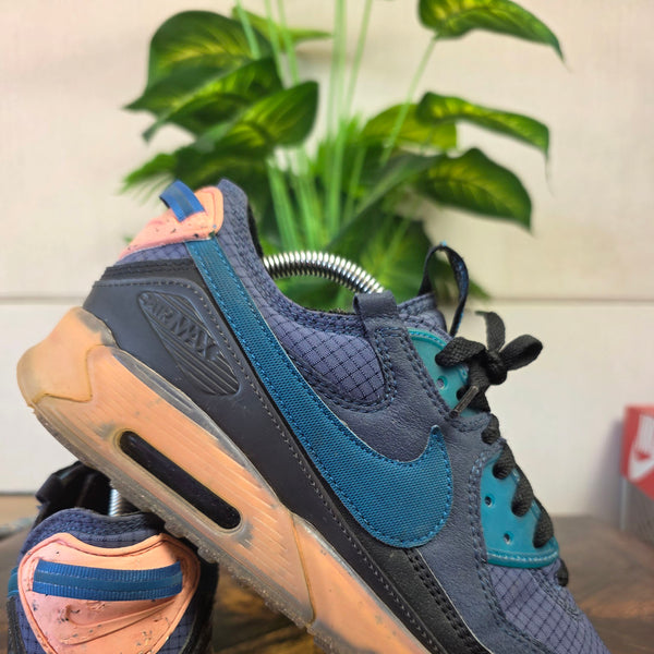 Nike Air Max 90 Terrascape "Obsidian" maat 42,5
