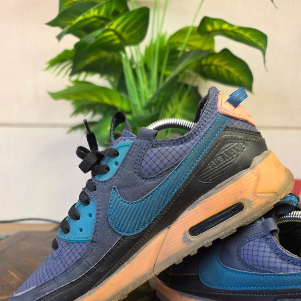Nike Air Max 90 Terrascape "Obsidian" maat 42,5