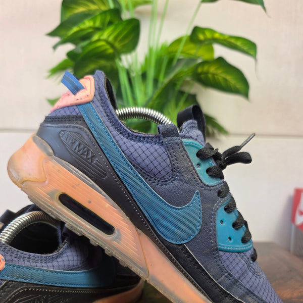 Nike Air Max 90 Terrascape "Obsidian" maat 42,5