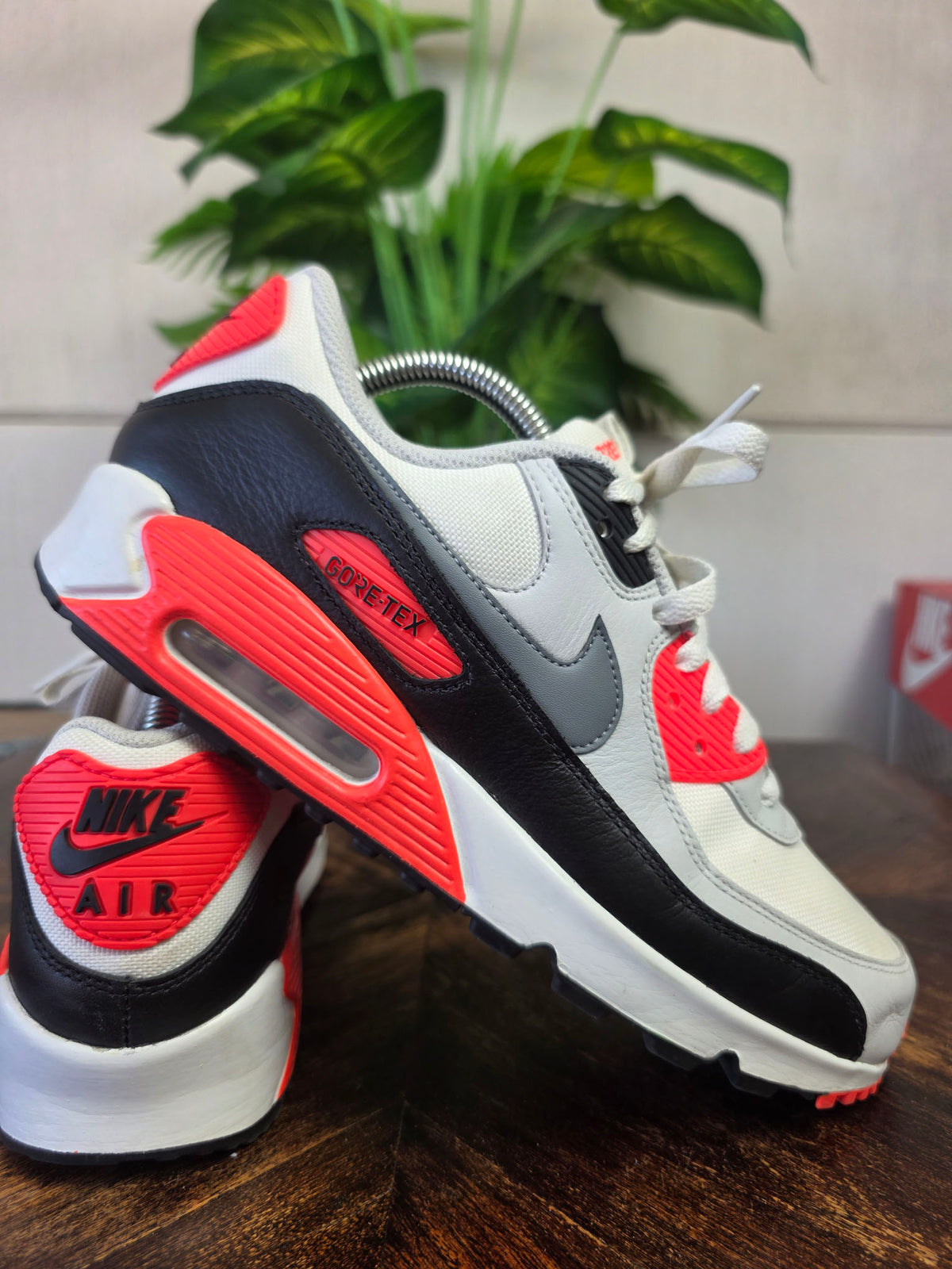 Nike Air Max 90 Gore-Tex Infrared maat 42