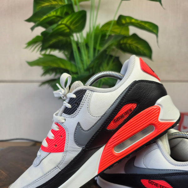 Nike Air Max 90 Gore-Tex Infrared maat 42