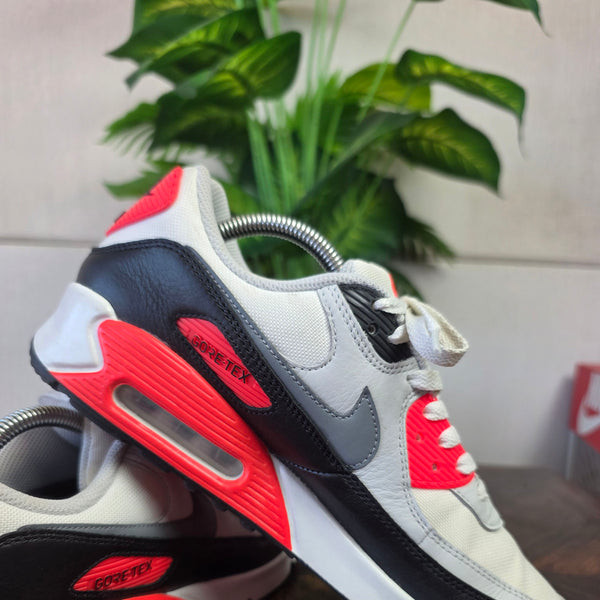 Nike Air Max 90 Gore-Tex Infrared maat 42