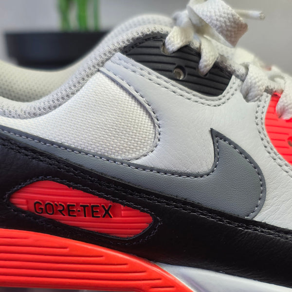 Nike Air Max 90 Gore-Tex Infrared maat 42