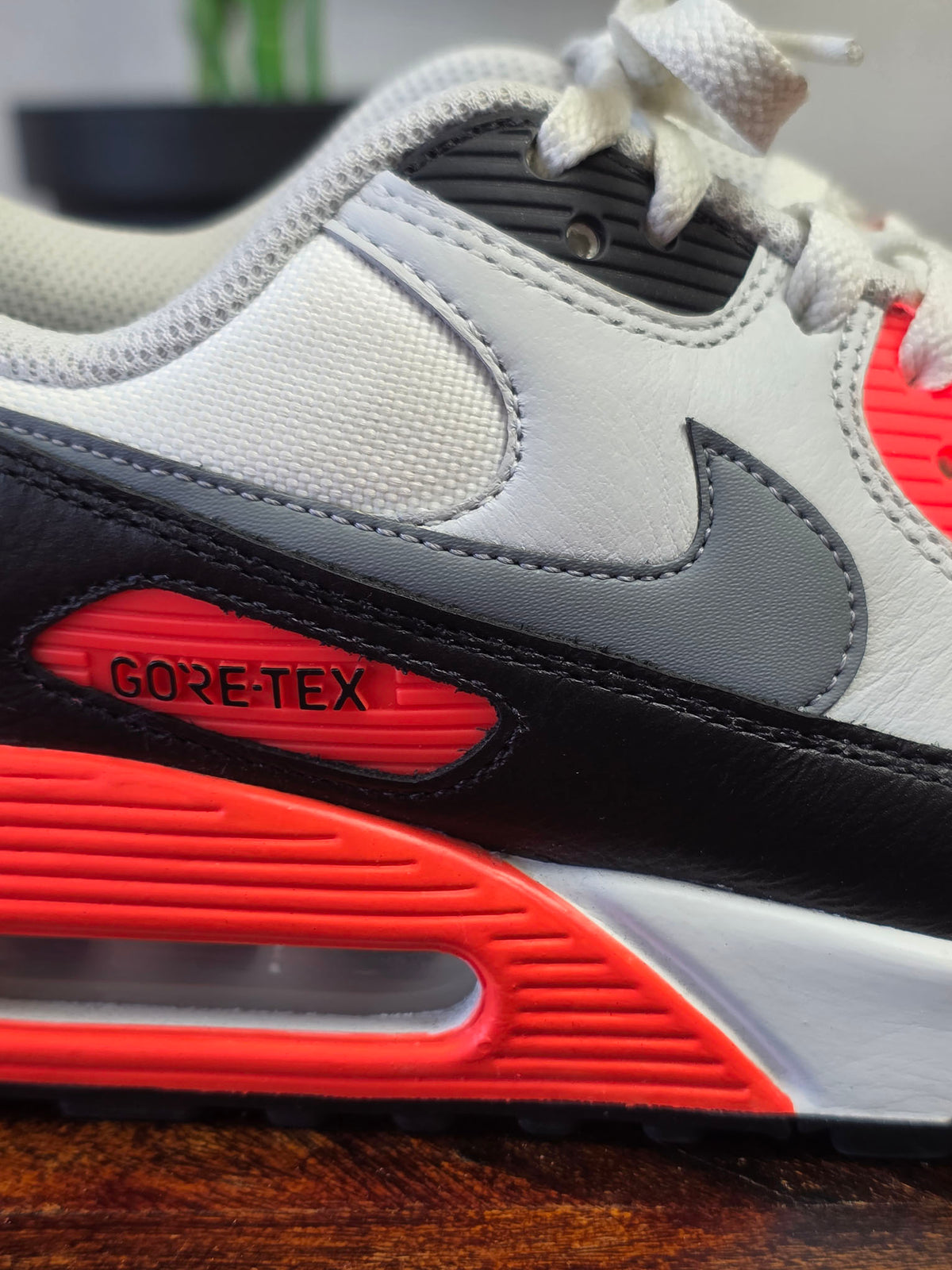 Nike Air Max 90 Gore-Tex Infrared maat 42
