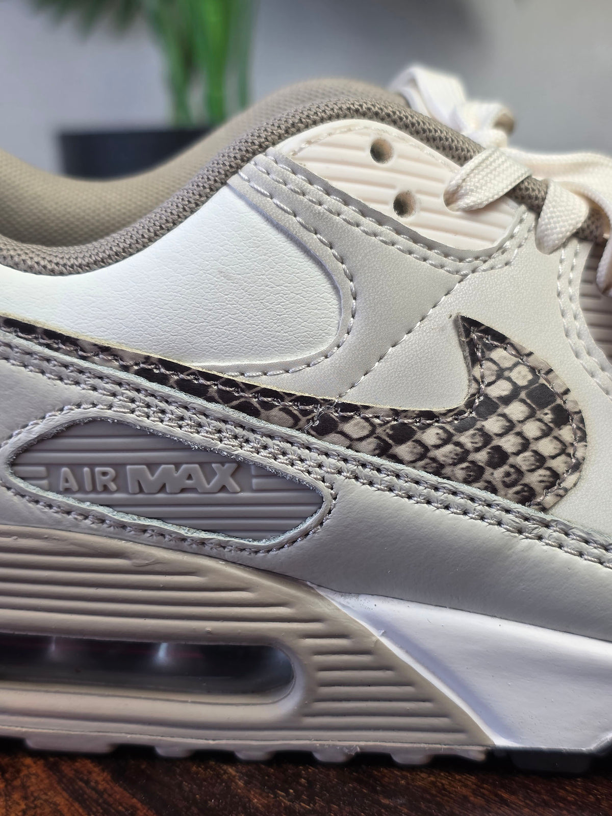 Nike Air Max 90 Wmns "Light Pink Snakeskin" | maat 40