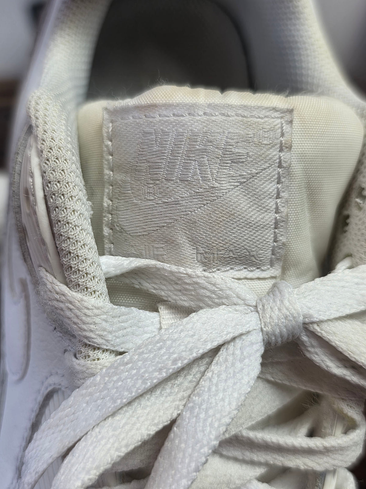 Nike Air Max 90 Triple White Leater | maat 40,5