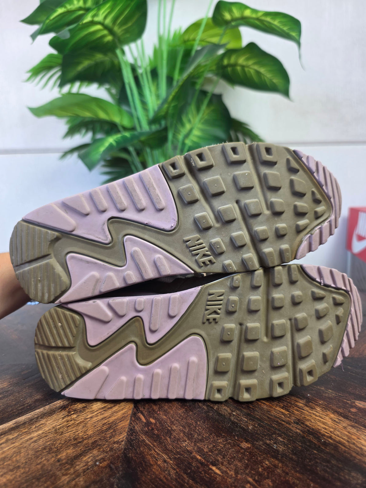 Nike Air Max 90 "Sail Tan Pink" maat 36,5