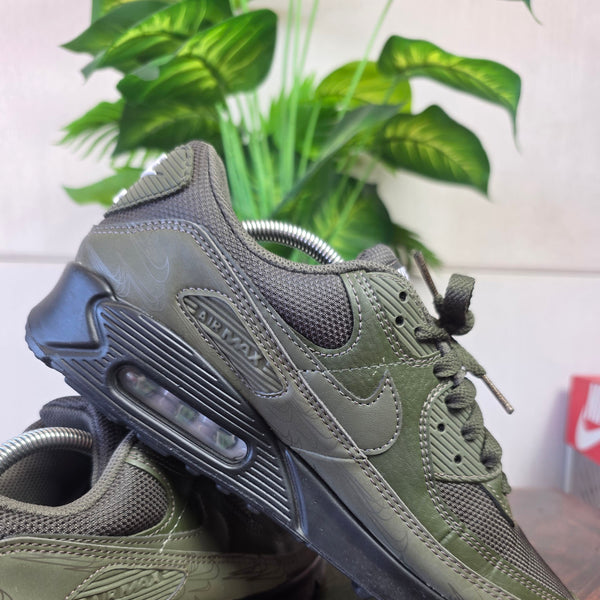 Nike Air Max 90 "Olive Reflective" maat 43