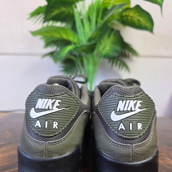 Nike Air Max 90 "Olive Reflective" maat 43