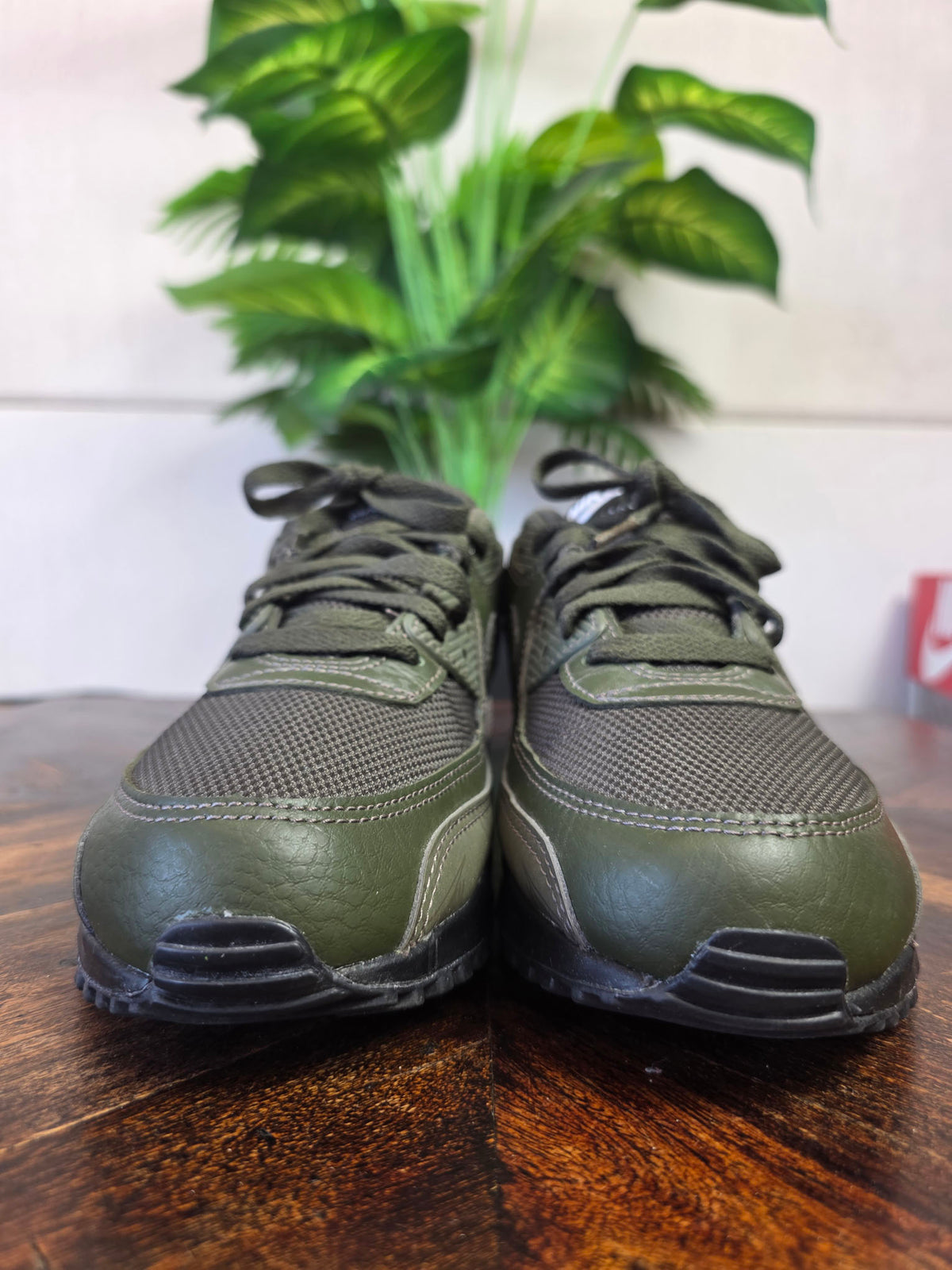 Nike Air Max 90 "Olive Reflective" maat 43