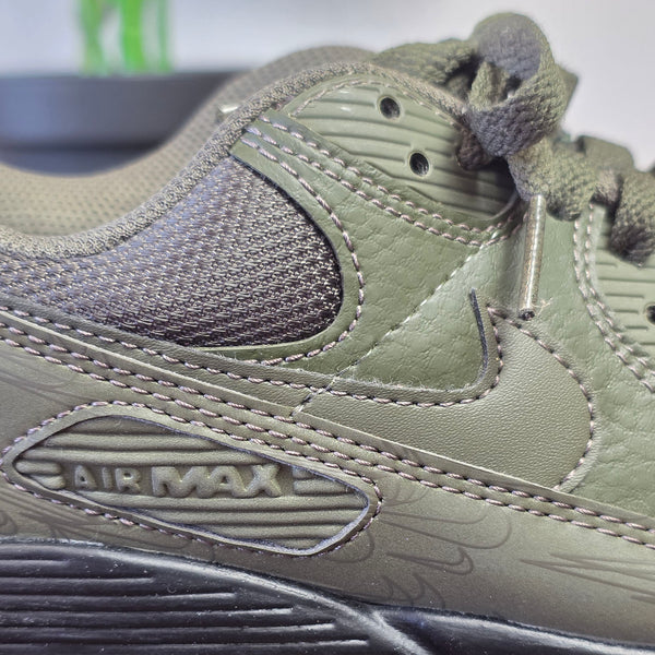 Nike Air Max 90 "Olive Reflective" maat 43