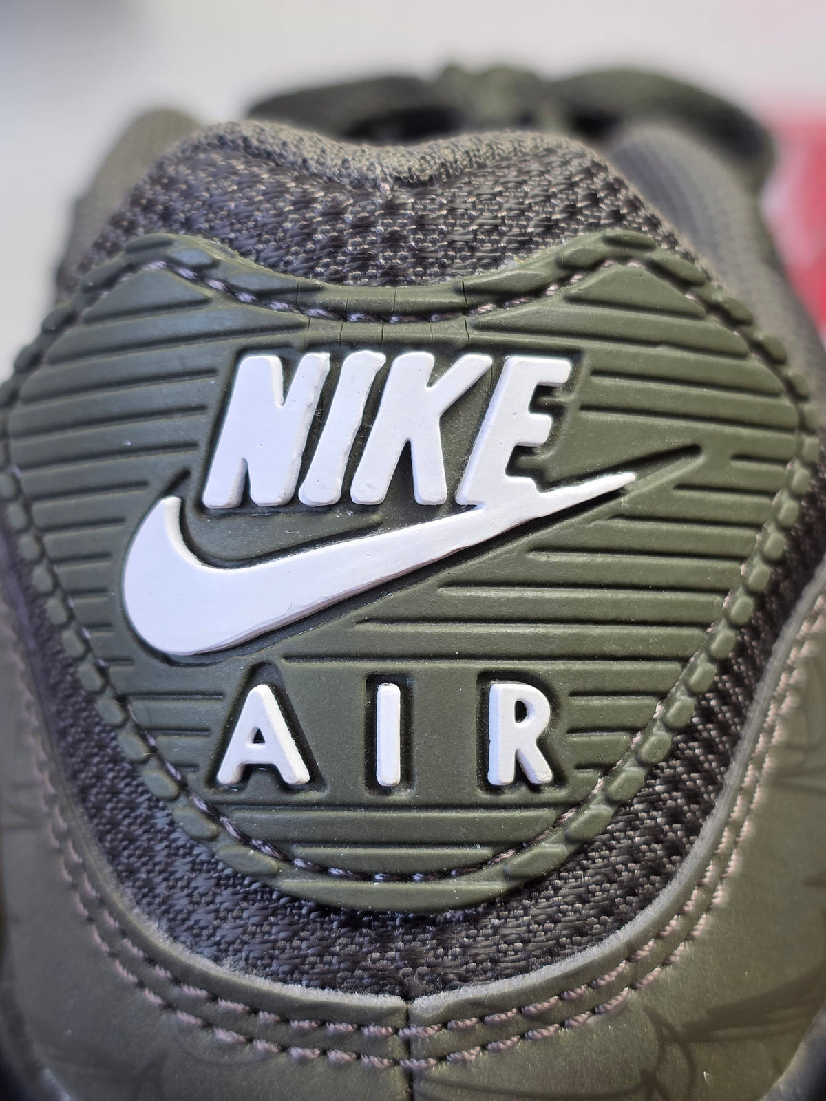 Nike Air Max 90 "Olive Reflective" maat 43